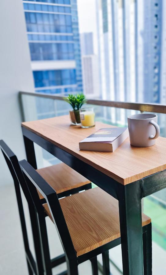 Luxe Bonifacio Global City Taguig Uptown Condo Hotel 1 Bedroom Suite Екстер'єр фото