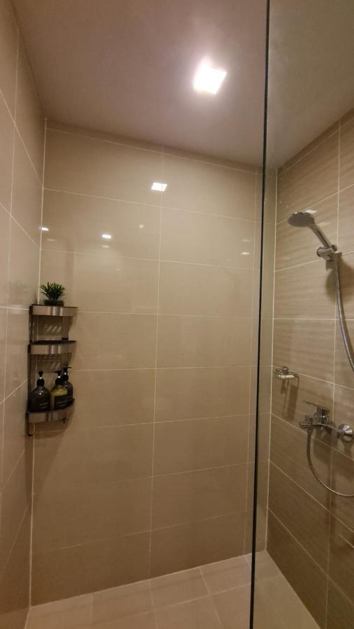 Luxe Bonifacio Global City Taguig Uptown Condo Hotel 1 Bedroom Suite Екстер'єр фото