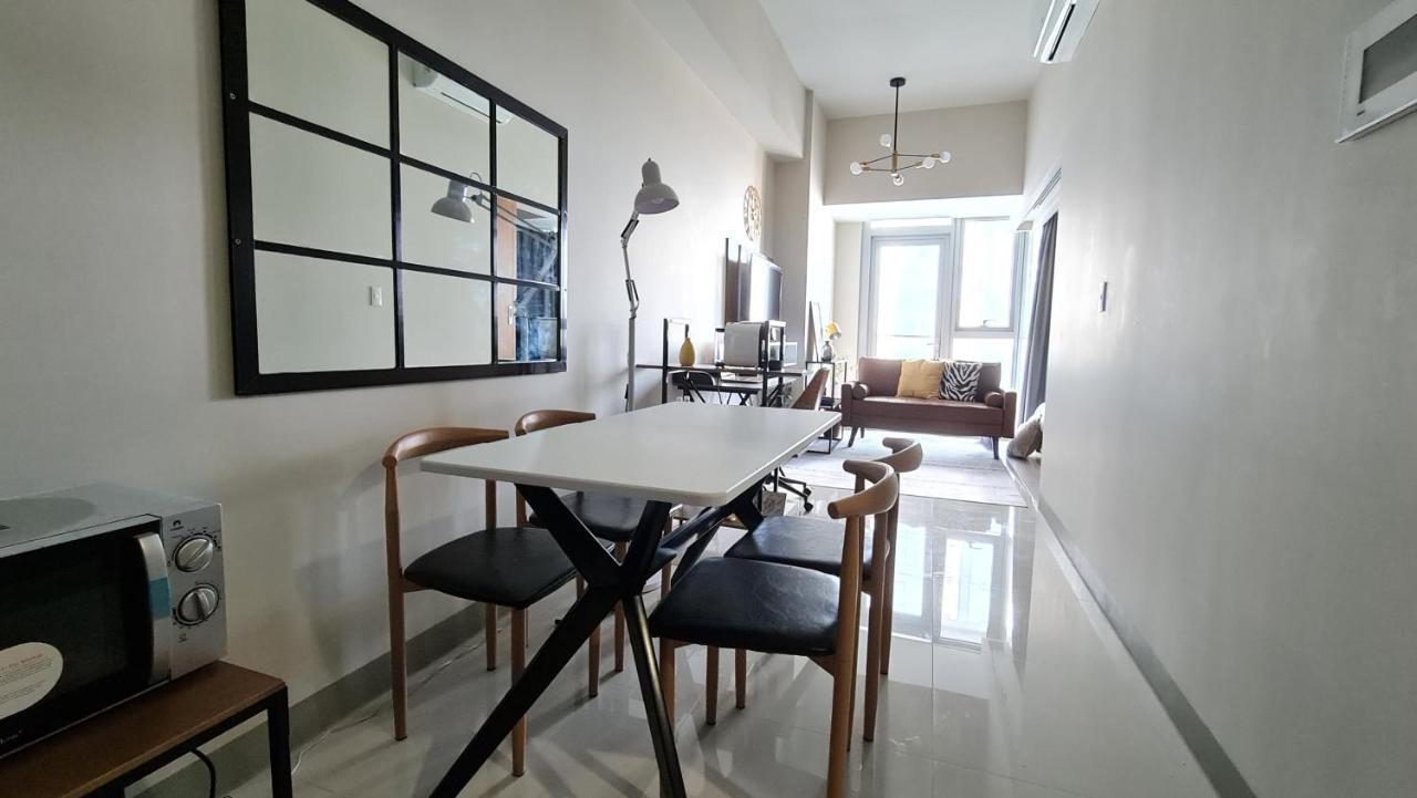 Luxe Bonifacio Global City Taguig Uptown Condo Hotel 1 Bedroom Suite Екстер'єр фото
