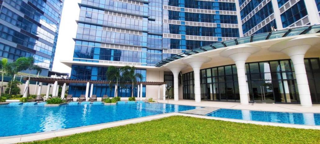 Luxe Bonifacio Global City Taguig Uptown Condo Hotel 1 Bedroom Suite Екстер'єр фото